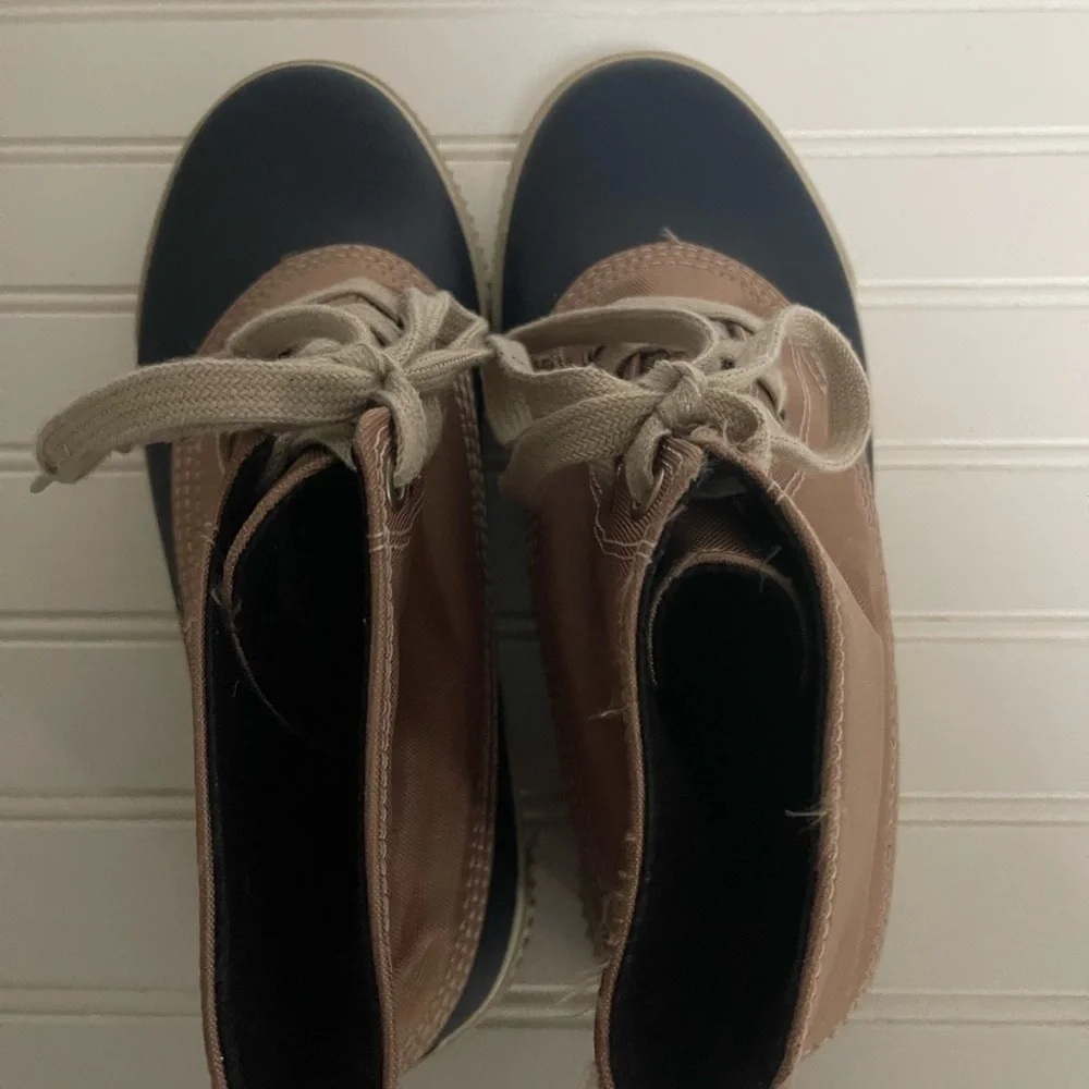 Cougar Womens Size 8 Lace Up Duck Blue Tan Nylon Rubber Rain boots Size 8